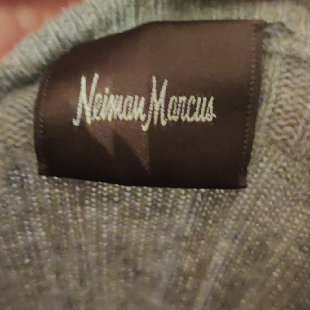 Neiman marcus cashmere sweater